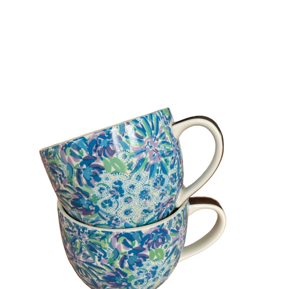 Set of 2 Lilly Pulitzer Blue Floral oversized mugs featuring a hidden kitty! - Picture 2 of 4